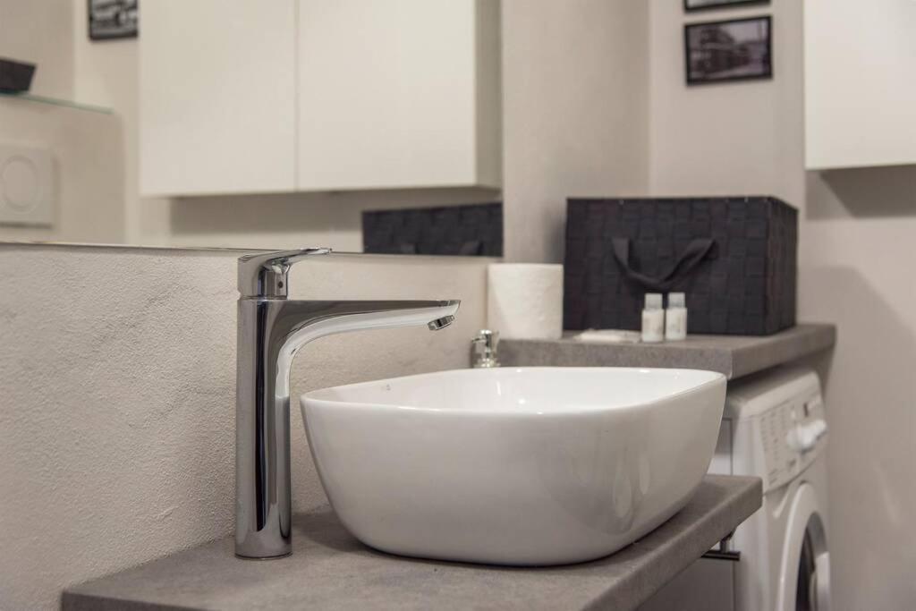 Mico 1 Bedroom Apartment - Youhosty Milan Extérieur photo